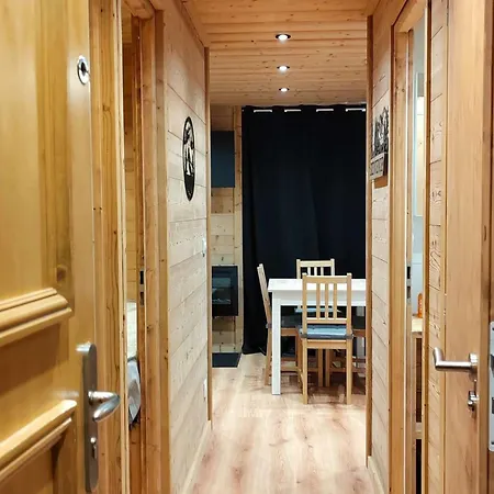 Somptueux Renove, 4 Pers., Au Pied Des Pistes - Fr-1-545-57 Daire *