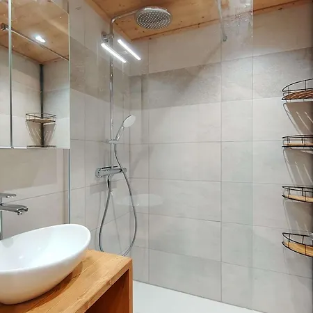 Somptueux Renove, 4 Pers., Au Pied Des Pistes - Fr-1-545-57 Apartment *