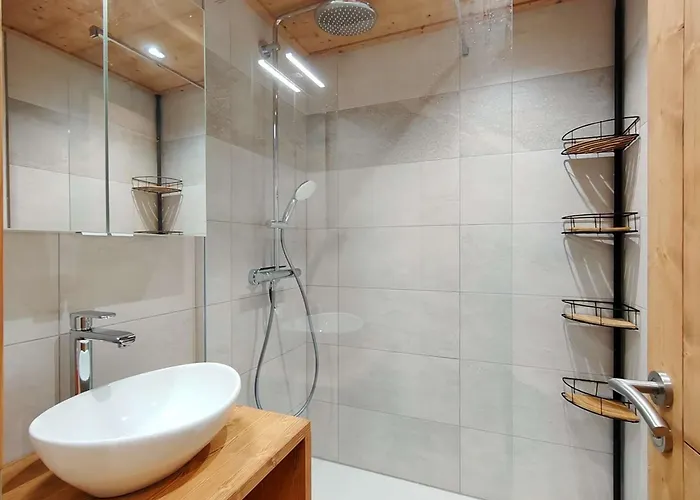 Somptueux Renove, 4 Pers., Au Pied Des Pistes - Fr-1-545-57 Daire *